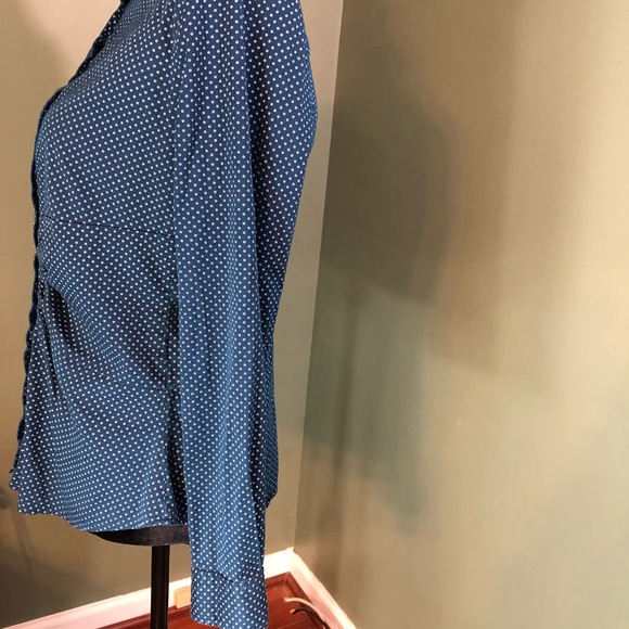 New York and Co long-sleeves button front - Picture 4 of 8